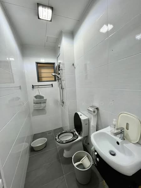 2-storey Terraced House for Sale in Kota Emerald (Rawang) - Evelyn Khoo - Bathroom - PropertyGuru.com.my
