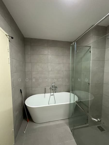 Servis Apartment untuk Disewa di Dorsett Waterfront Subang - Gordon Ling - Bathroom - PropertyGuru.com.my