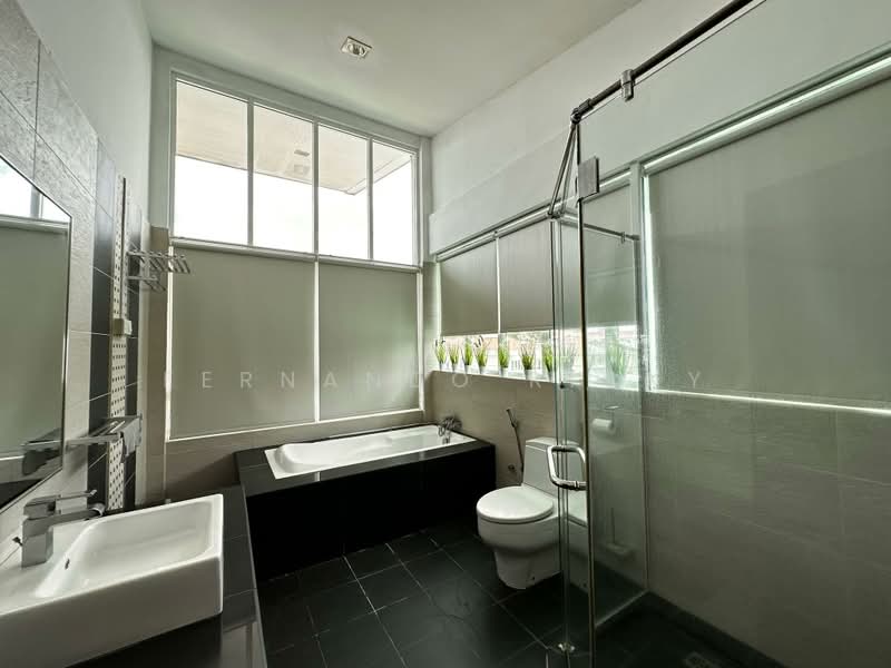 Rumah Teres 2.5 Tingkat untuk Dijual di Lintas Court (Penampang) - Fernando Ricky - Bathroom - PropertyGuru.com.my
