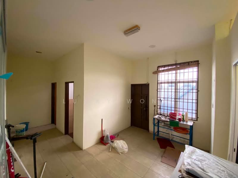 Shop for Rent in Parit Buntar (Perak) - Lucky Wong - Interior - PropertyGuru.com.my