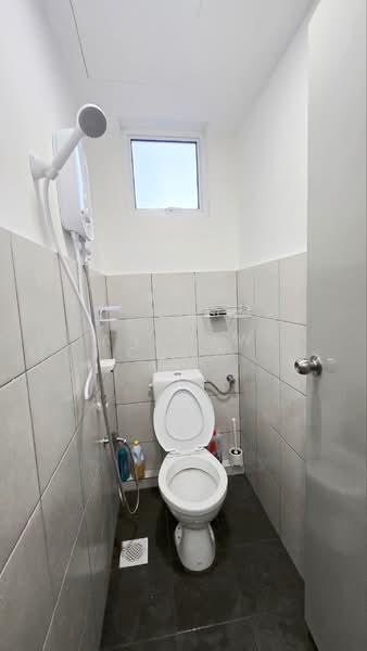 Condominium for Rent at Fairview Residence - Andrew Chow - Bathroom - PropertyGuru.com.my