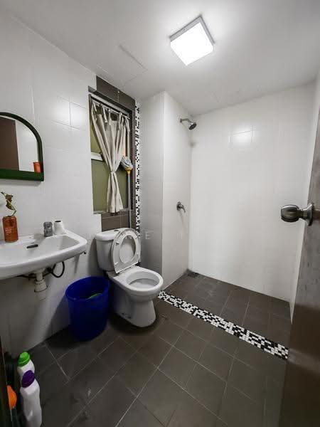 Kondominium untuk Dijual di Villa Park - June Tan - Bathroom - PropertyGuru.com.my