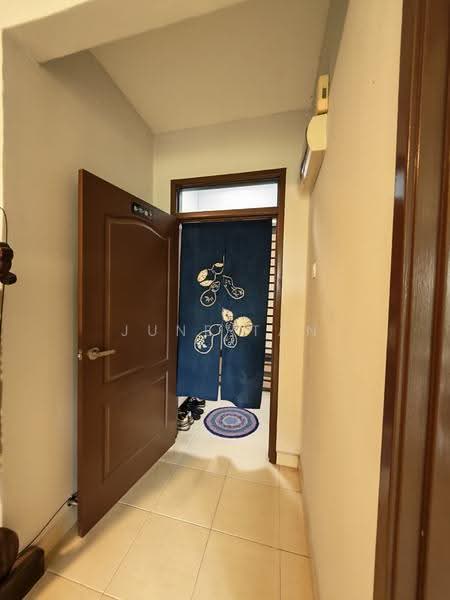 Kondominium untuk Dijual di Villa Park - June Tan - Entrance - PropertyGuru.com.my