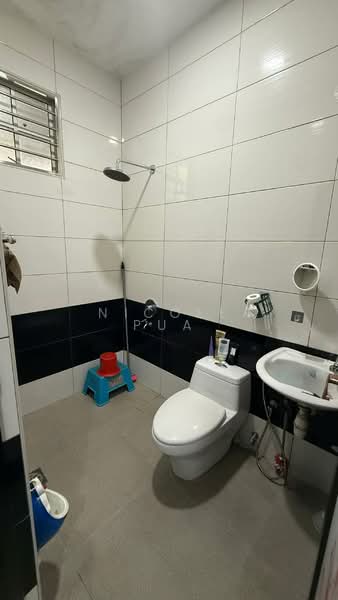 Rumah Teres 1.5 Tingkat untuk Disewa di Taman Impian Emas (Skudai) - Nicole Pua - Bathroom - PropertyGuru.com.my