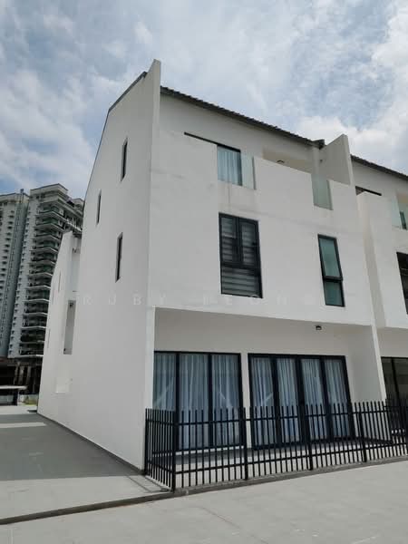 Rumah Teres untuk Disewa di Damansara Perdana (Selangor) - Ruby Leong - Exterior - PropertyGuru.com.my