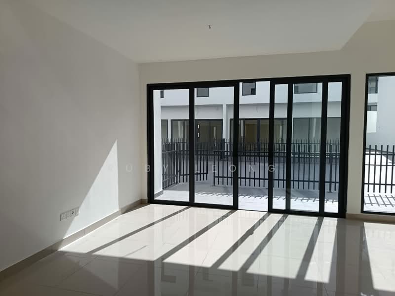 Rumah Teres untuk Disewa di Damansara Perdana (Selangor) - Ruby Leong - Living Room - PropertyGuru.com.my