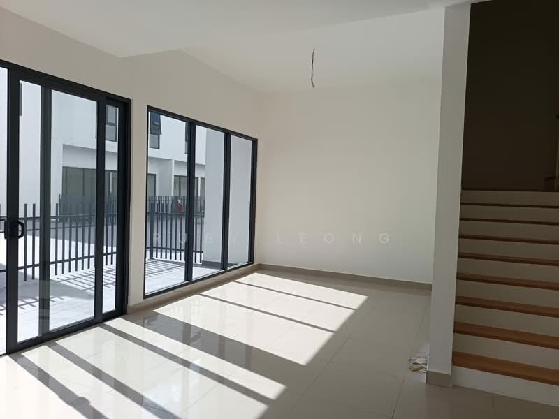Rumah Teres untuk Disewa di Damansara Perdana (Selangor) - Ruby Leong - Living Room - PropertyGuru.com.my