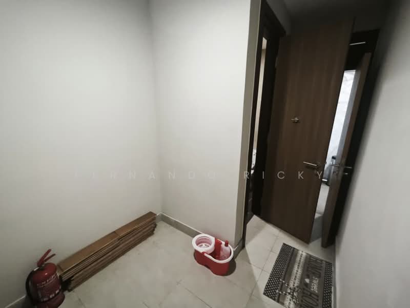 Kondominium untuk Dijual di Harrington Suites - Fernando Ricky - Entrance - PropertyGuru.com.my