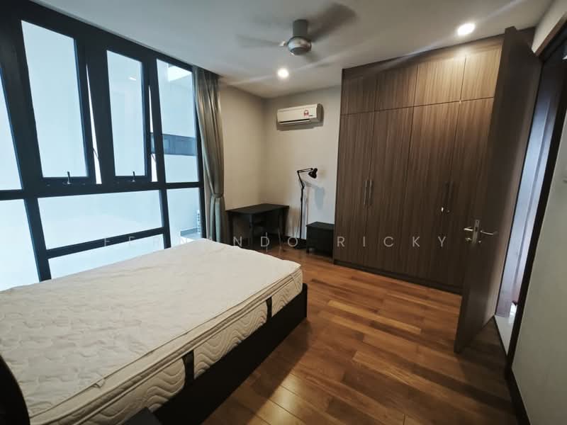 Kondominium untuk Dijual di Harrington Suites - Fernando Ricky - Bedroom - PropertyGuru.com.my