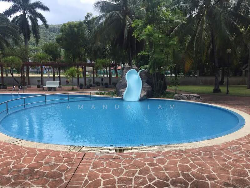 Kondominium untuk Dijual di Eden Fairway Condominium - Amanda Lam - Pool - PropertyGuru.com.my