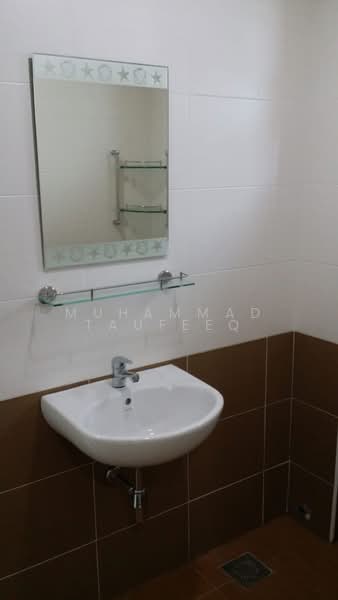 Rumah Teres 2 Tingkat untuk Disewa di Taman Bukit Kinrara (Bandar Kinrara) - Muhammad Taufeeq - Bathroom - PropertyGuru.com.my