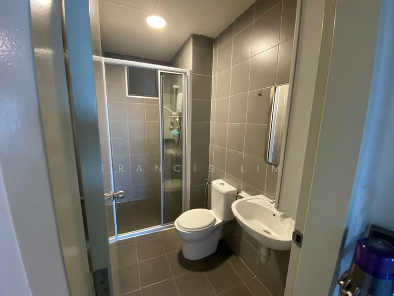 Service Residence for Sale at Savanna Executive Suite @ Southville City - Francis Lim - Bathroom - PropertyGuru.com.my