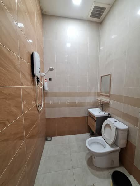 Rumah Berkembar untuk Dijual di Taman Tasik Prima (Puchong) - Shanice Low - Bathroom - PropertyGuru.com.my