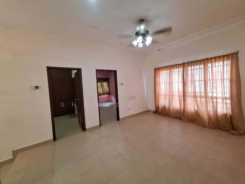 Rumah Berkembar untuk Dijual di Taman Tasik Prima (Puchong) - Shanice Low - Living Room - PropertyGuru.com.my