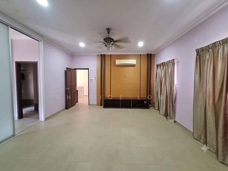 Rumah Berkembar untuk Dijual di Taman Tasik Prima (Puchong) - Shanice Low - Living Room - PropertyGuru.com.my