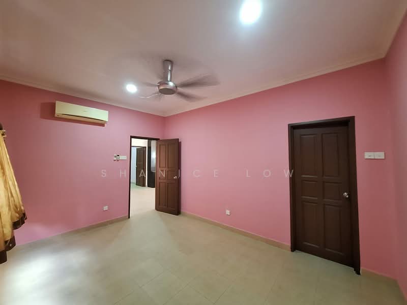 Rumah Berkembar untuk Dijual di Taman Tasik Prima (Puchong) - Shanice Low - Bedroom - PropertyGuru.com.my