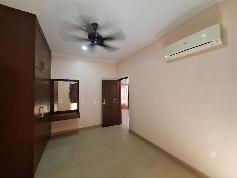 Rumah Berkembar untuk Dijual di Taman Tasik Prima (Puchong) - Shanice Low - Bedroom - PropertyGuru.com.my
