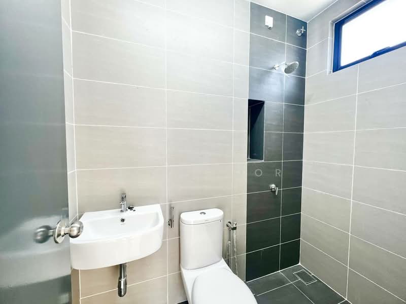 Rumah Teres 2 Tingkat untuk Dijual di Bandar Baru Bangi (Selangor) - Fazie Noor - Bathroom - PropertyGuru.com.my