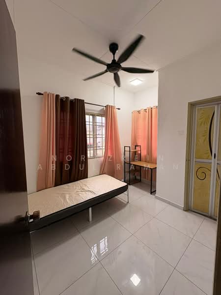 2-storey Terraced House for Sale in Bandar Puncak Alam (Puncak Alam) - Norazrein Abdul Raman - Bedroom - PropertyGuru.com.my