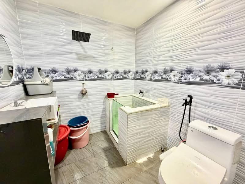 Rumah Teres 2 Tingkat untuk Dijual di Taman Sentosa (Klang) - Ashraff Daniel - Bathroom - PropertyGuru.com.my