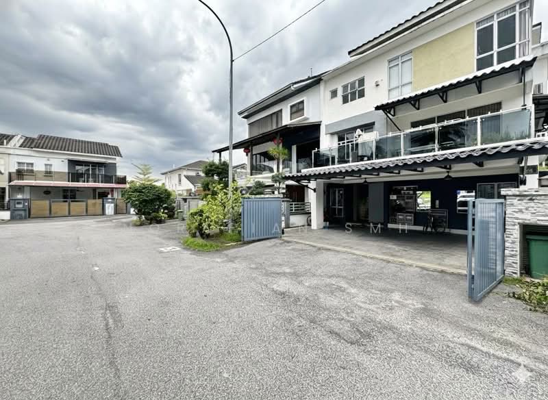 Rumah Berkembar untuk Dijual di Saujana Villa (Kajang) - Norafian SMH - Exterior - PropertyGuru.com.my
