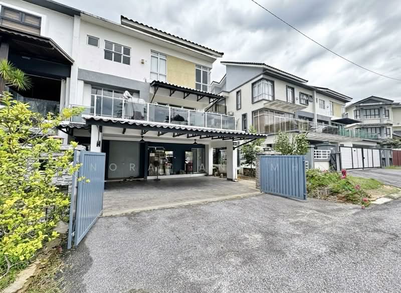Rumah Berkembar untuk Dijual di Saujana Villa (Kajang) - Norafian SMH - Exterior - PropertyGuru.com.my