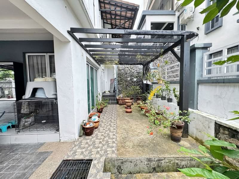 Rumah Berkembar untuk Dijual di Saujana Villa (Kajang) - Norafian SMH - Exterior - PropertyGuru.com.my