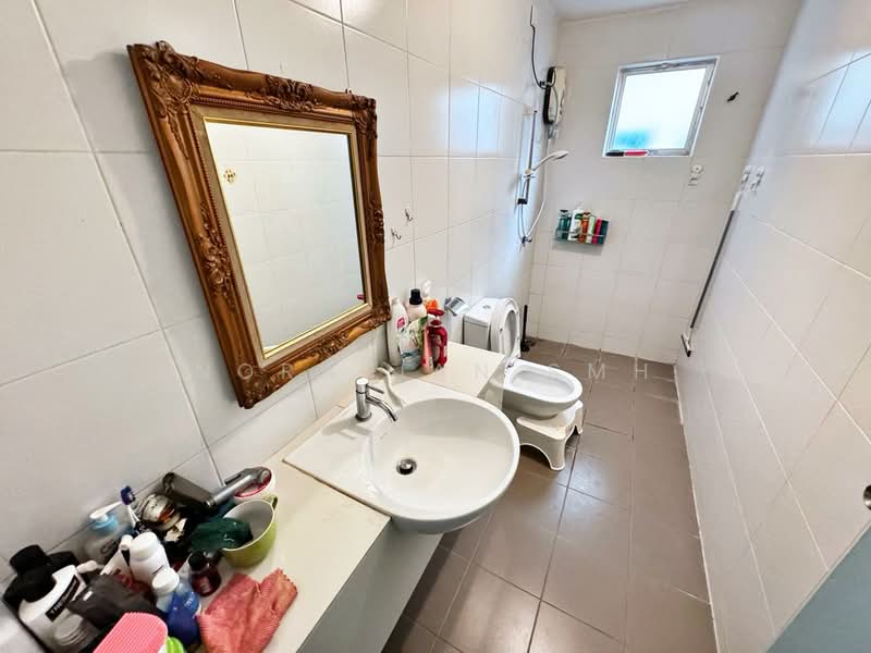 Rumah Berkembar untuk Dijual di Saujana Villa (Kajang) - Norafian SMH - Bathroom - PropertyGuru.com.my