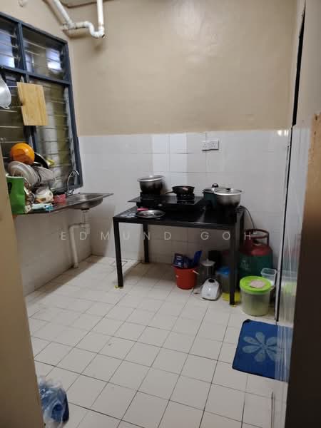 Apartment for Rent at Pangsapuri Lagoon Perdana - Edmund Goh - Kitchen - PropertyGuru.com.my