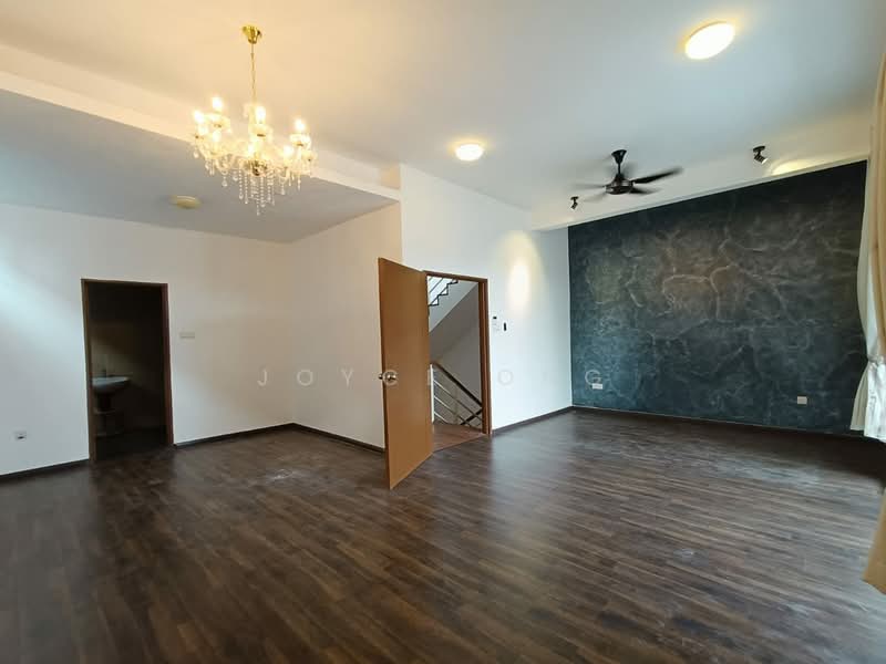 Cluster House for Sale in Austin Heights (Tebrau) - Joyce Ong - Living Room - PropertyGuru.com.my