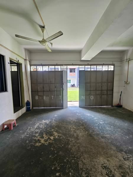 Flat for Sale at Taman Molek - Betty Ng - PropertyGuru.com.my