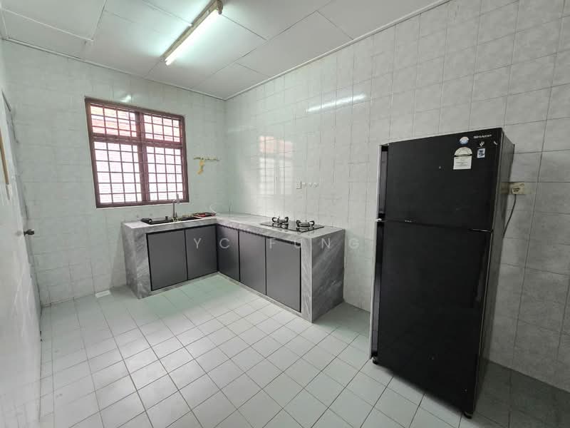 2-storey Terraced House for Rent in Taman Suria (Johor Bahru) - YC Fung - Kitchen - PropertyGuru.com.my