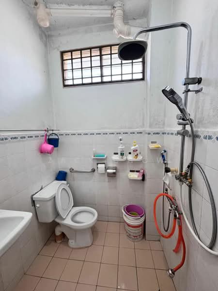 Rumah Teres 2 Tingkat untuk Dijual di Taman Puteri Wangsa (Ulu Tiram) - Zack Chow - Bathroom - PropertyGuru.com.my