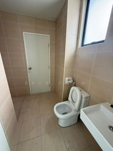 Rumah Teres 2 Tingkat untuk Dijual di Taman Seri Austin (Tebrau) - Zack Chow - Bathroom - PropertyGuru.com.my