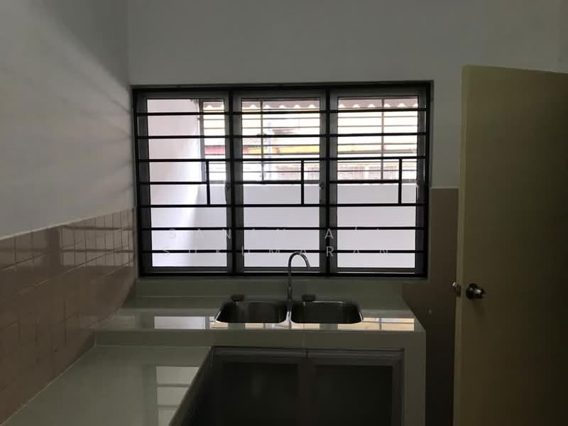 2-storey Terraced House for Sale in SS2 (Petaling Jaya) - Sanan A/L Sukumaran - Kitchen - PropertyGuru.com.my