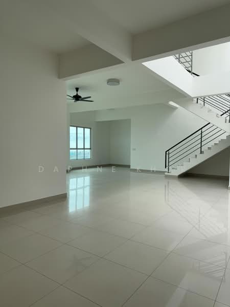 Kondominium untuk Dijual di Elit Heights @ Bayan City - Daphne Khor - Living Room - PropertyGuru.com.my