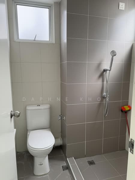 Kondominium untuk Dijual di Elit Heights @ Bayan City - Daphne Khor - Bathroom - PropertyGuru.com.my