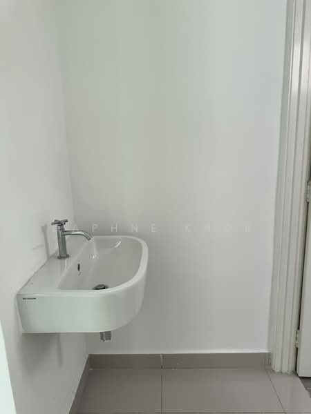 Kondominium untuk Dijual di Elit Heights @ Bayan City - Daphne Khor - Bathroom - PropertyGuru.com.my