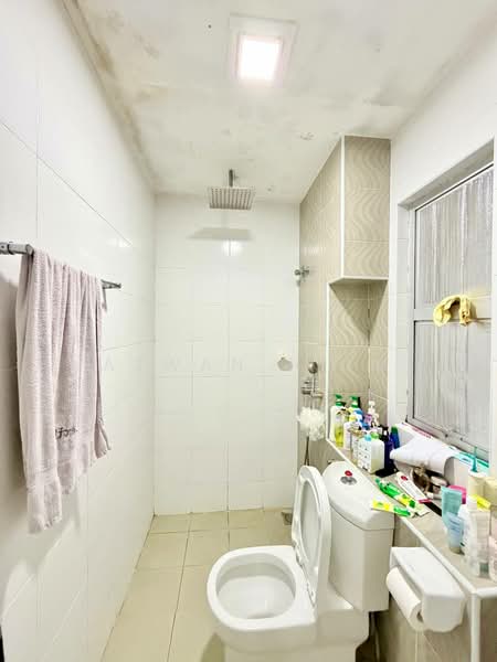 Semi-Detached House for Sale in Setia Alam (Selangor) - Hazwan Hilmi - Bathroom - PropertyGuru.com.my