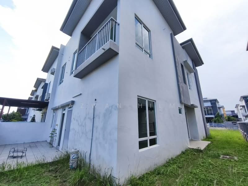 Semi-Detached House for Sale in Canary Garden (Klang) - Hazwan Hilmi - Exterior - PropertyGuru.com.my