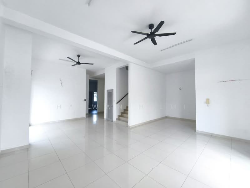 Semi-Detached House for Sale in Canary Garden (Klang) - Hazwan Hilmi - Living Room - PropertyGuru.com.my