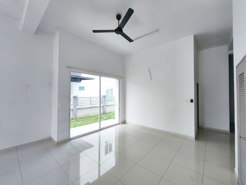 Semi-Detached House for Sale in Canary Garden (Klang) - Hazwan Hilmi - Living Room - PropertyGuru.com.my