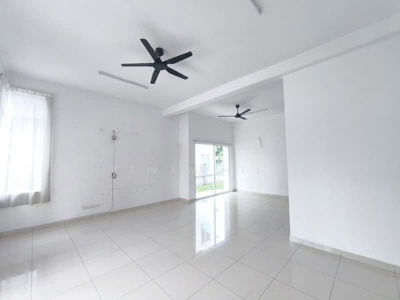 Semi-Detached House for Sale in Canary Garden (Klang) - Hazwan Hilmi - Living Room - PropertyGuru.com.my