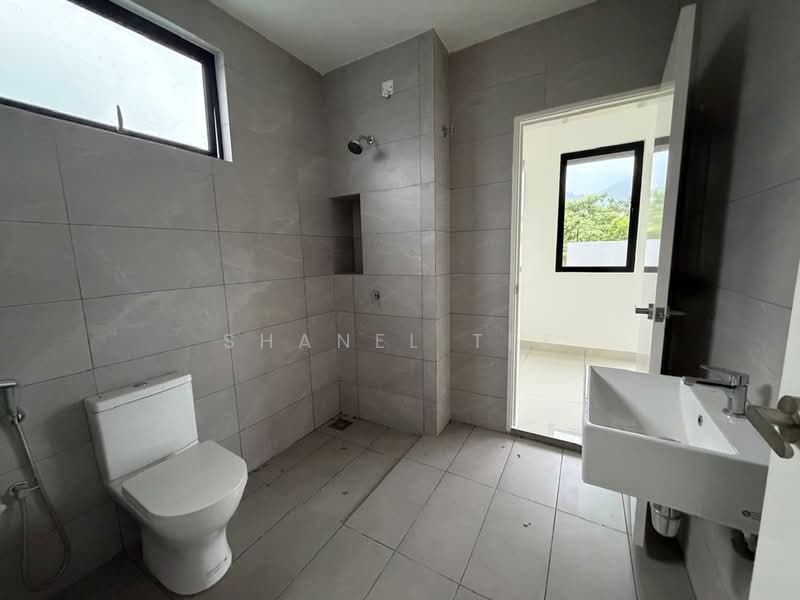 Rumah Teres 2 Tingkat untuk Dijual di Kluang (Johor) - Shanel Tee - Bathroom - PropertyGuru.com.my