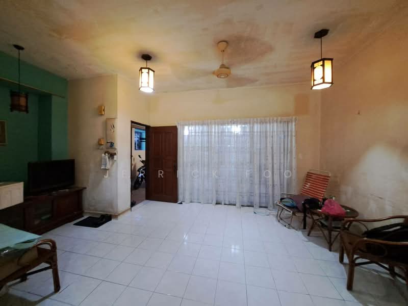 Rumah Teres 2 Tingkat untuk Dijual di Taman Bukit Subang (Shah Alam) - Jerrick Foo - Living Room - PropertyGuru.com.my