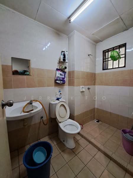 Rumah Teres 2 Tingkat untuk Dijual di Taman Bukit Subang (Shah Alam) - Jerrick Foo - Bathroom - PropertyGuru.com.my