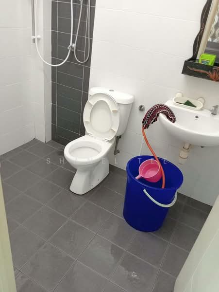 2-storey Terraced House for Rent in Kluang (Johor) - Shanel Tee - Bathroom - PropertyGuru.com.my