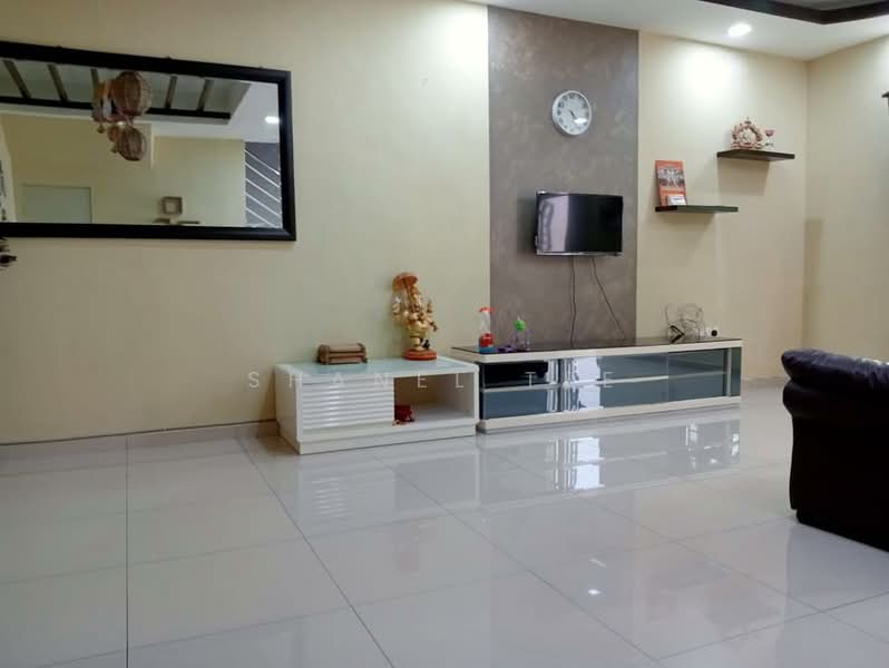 2-storey Terraced House for Rent in Kluang (Johor) - Shanel Tee - Living Room - PropertyGuru.com.my