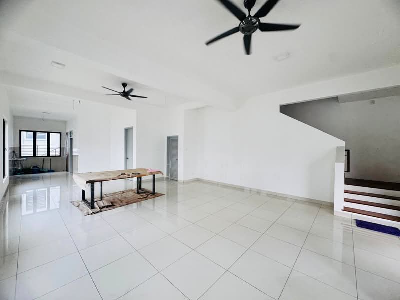 2-storey Terraced House for Sale in Alam Impian (Shah Alam) - Nahathir Shahabudin - Living Room - PropertyGuru.com.my