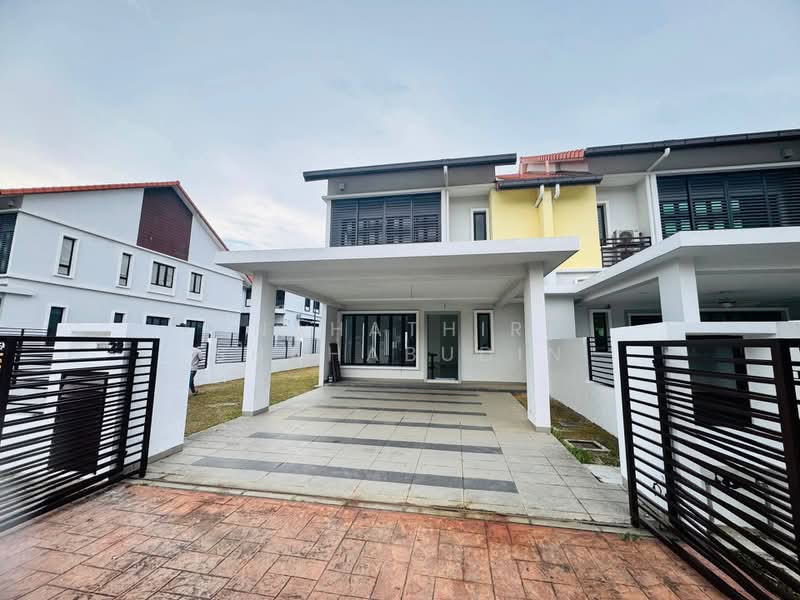 2-storey Terraced House for Sale in Alam Impian (Shah Alam) - Nahathir Shahabudin - Exterior - PropertyGuru.com.my